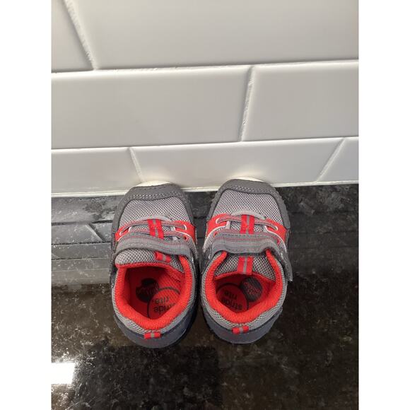 stride rite kids size us 4 leather Motion kylo sneaker shoes gray and red - Picture 8 of 11